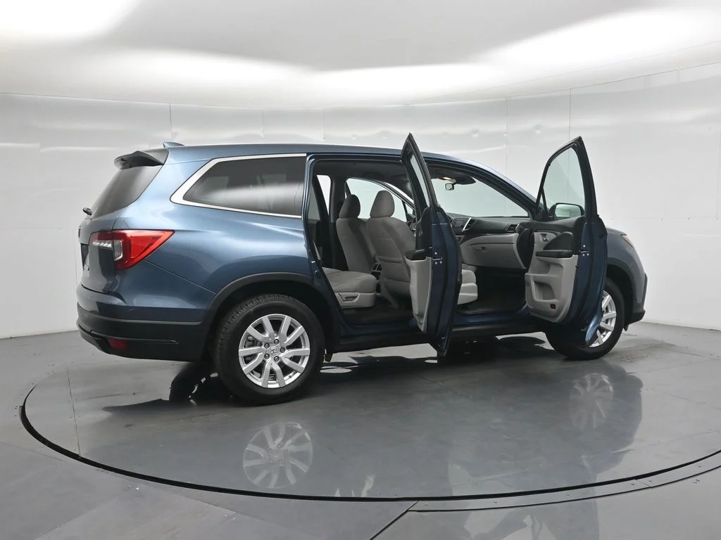 Used 2019 Black Honda LX image 4