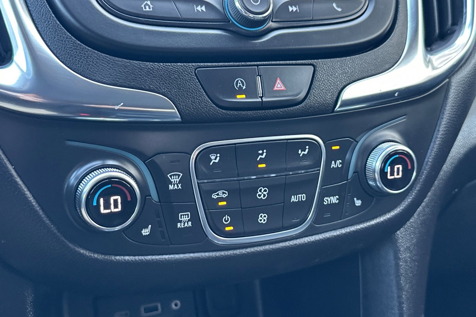 2024 Chevrolet Equinox LT - Photo 18
