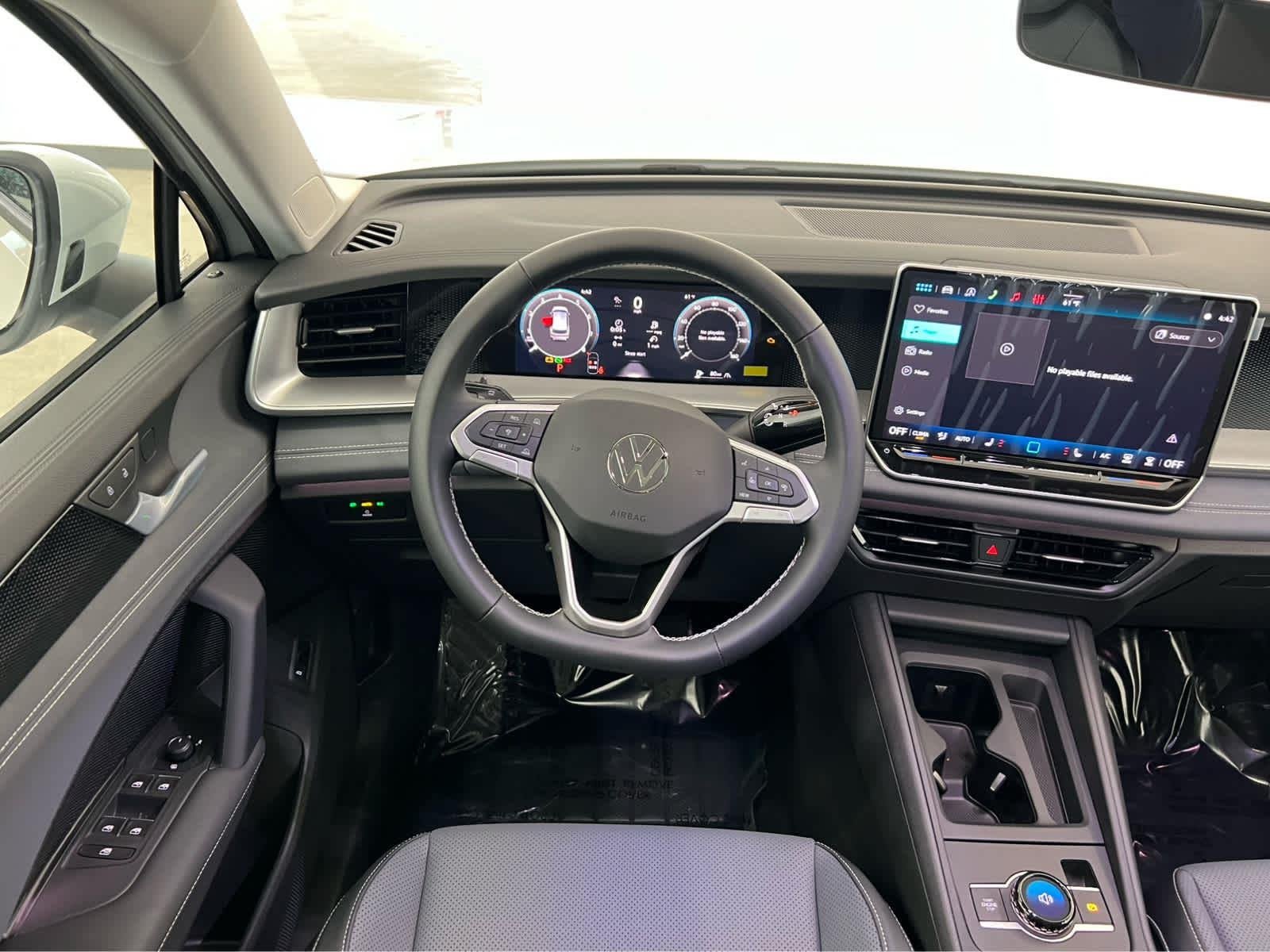 New 2026 Pure White Volkswagen SE image 27