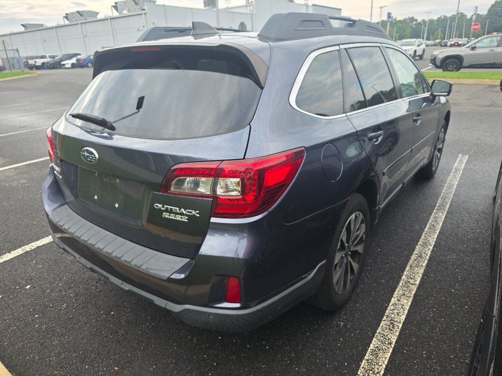 Used 2017 Carbide Gray Metallic Subaru 2.5i image 5