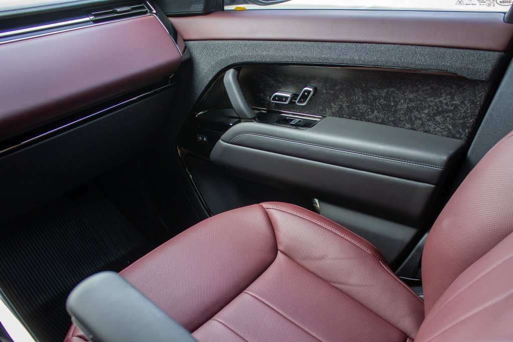 Used 2025 Gray Land Rover Autobiography image 20