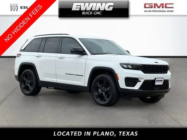 Used 2023 White Jeep Altitude image 1