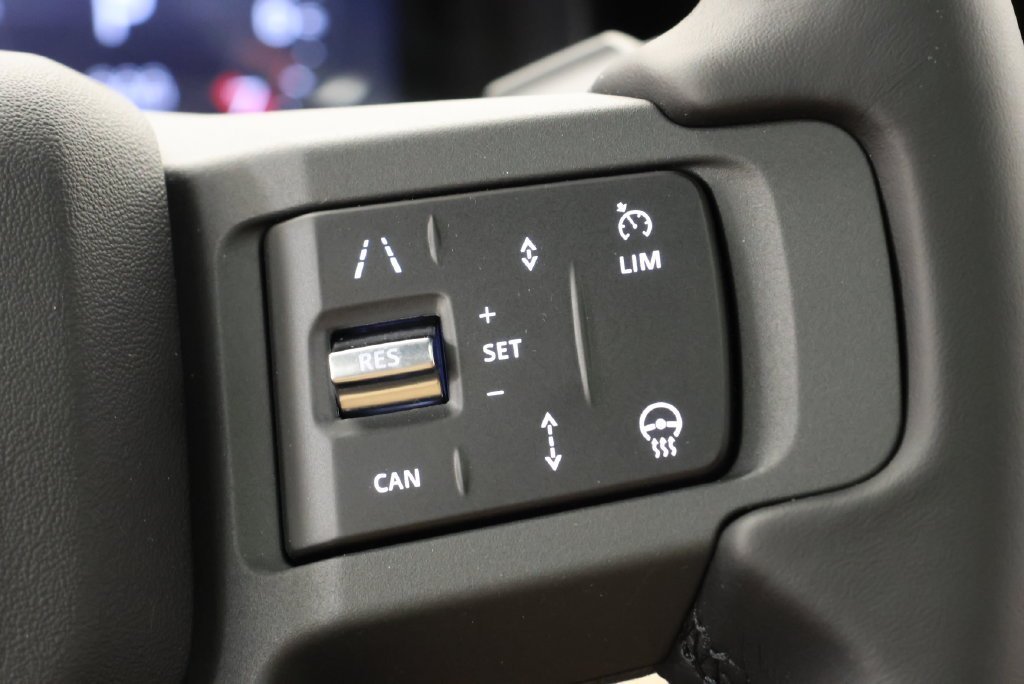 New 2026 Woolstone Green LAND ROVER X-Dynamic SE image 19