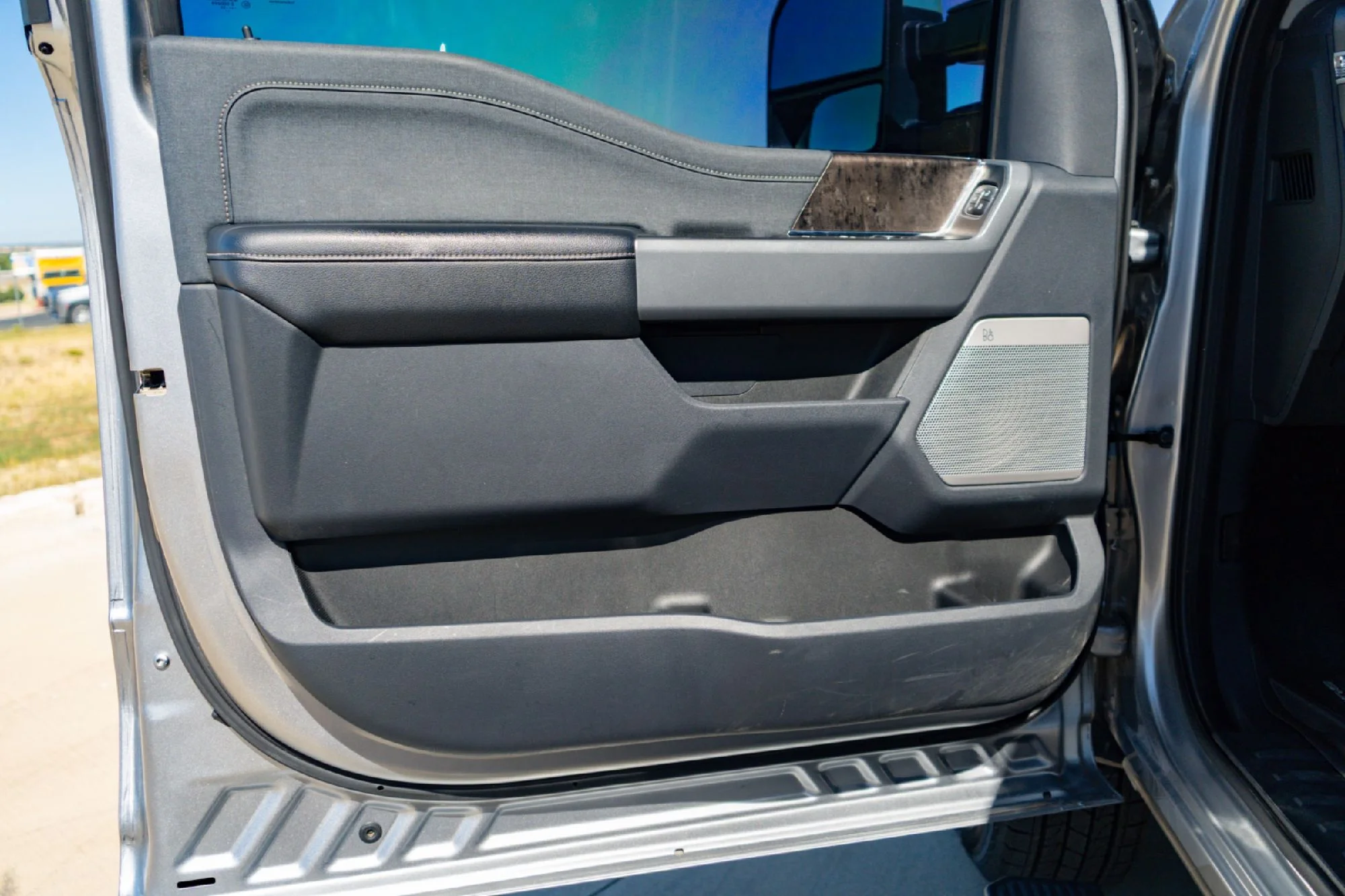 Used 2023 Silver Ford Lariat image 21