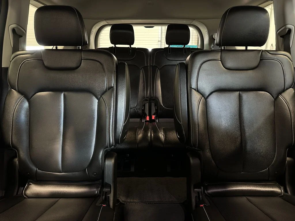 Used 2023 Gray Jeep Limited image 31