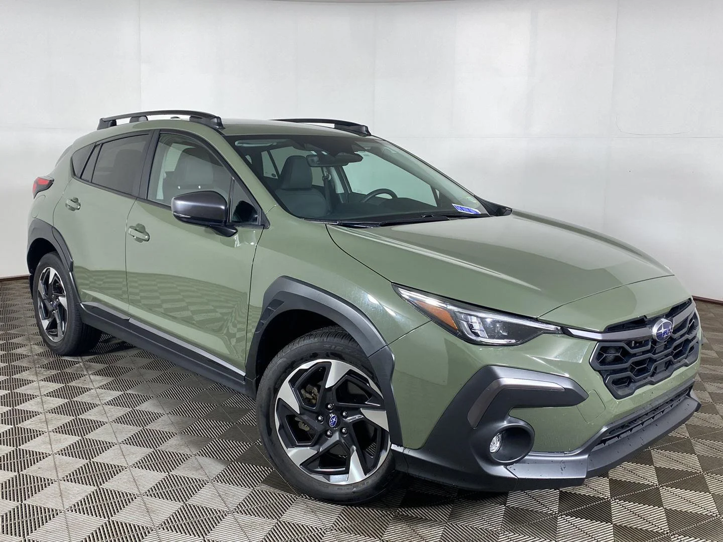 Used 2025 Alpine Green Subaru Limited image 27