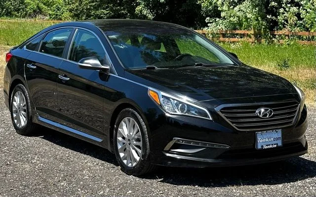 Used 2015 Phantom Black Hyundai Limited image 2