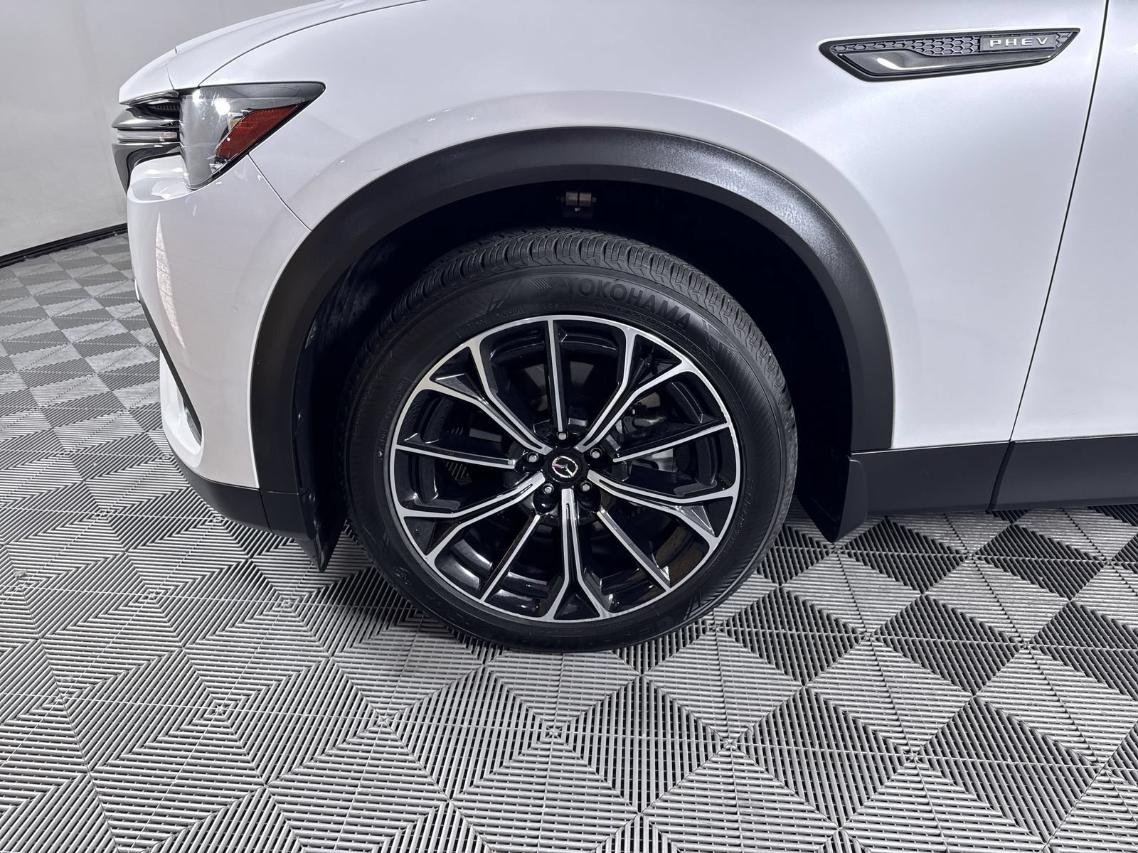 Certified Used 2025 Rhodium White Premium Mazda Premium Plus Package image 25