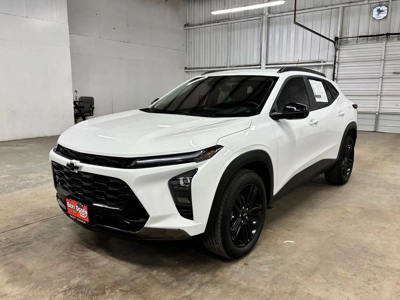 Used 2025 White Chevrolet ACTIV image 3