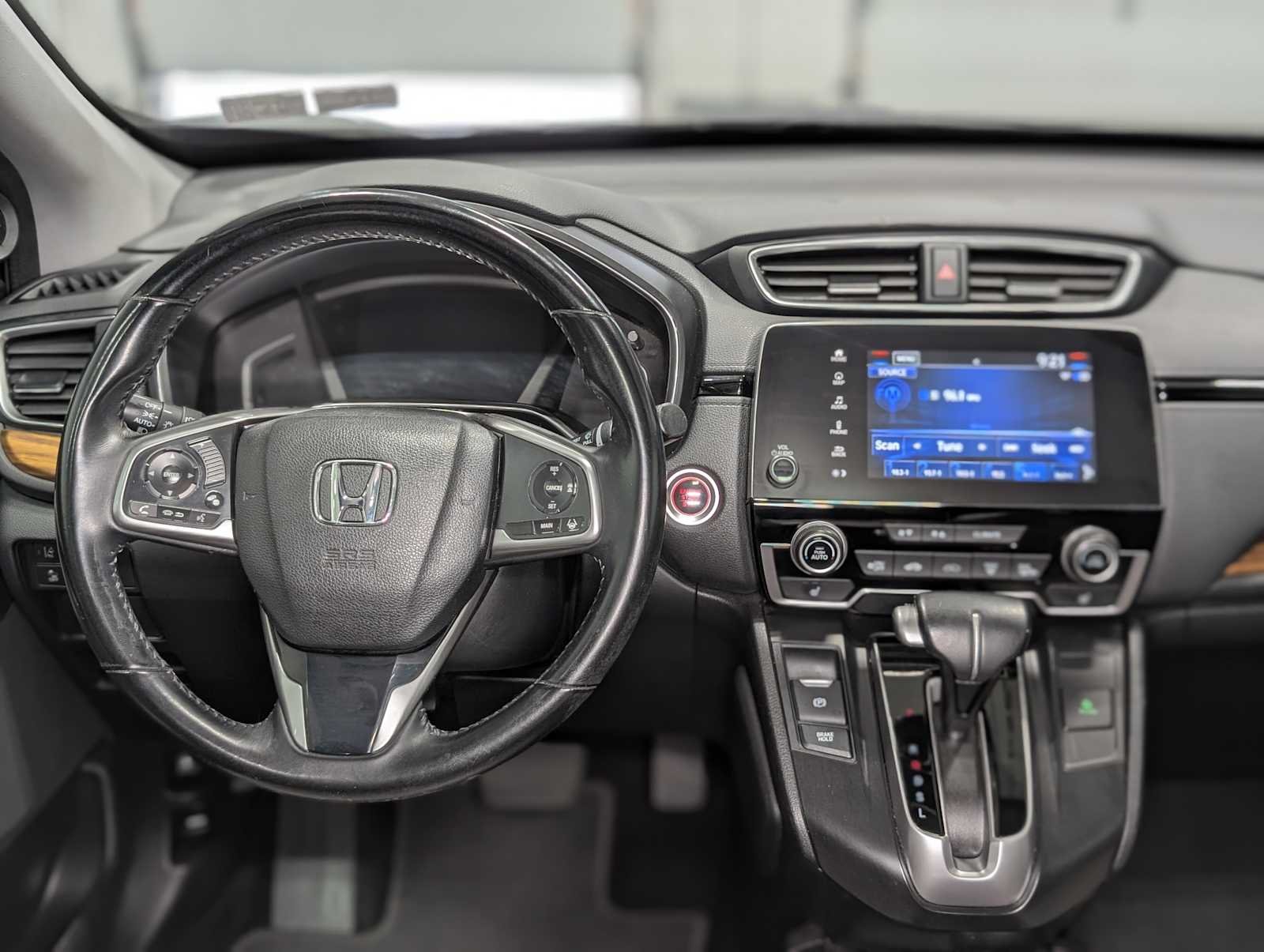 Used 2018 Obsidian Blue Pearl Honda Touring image 5