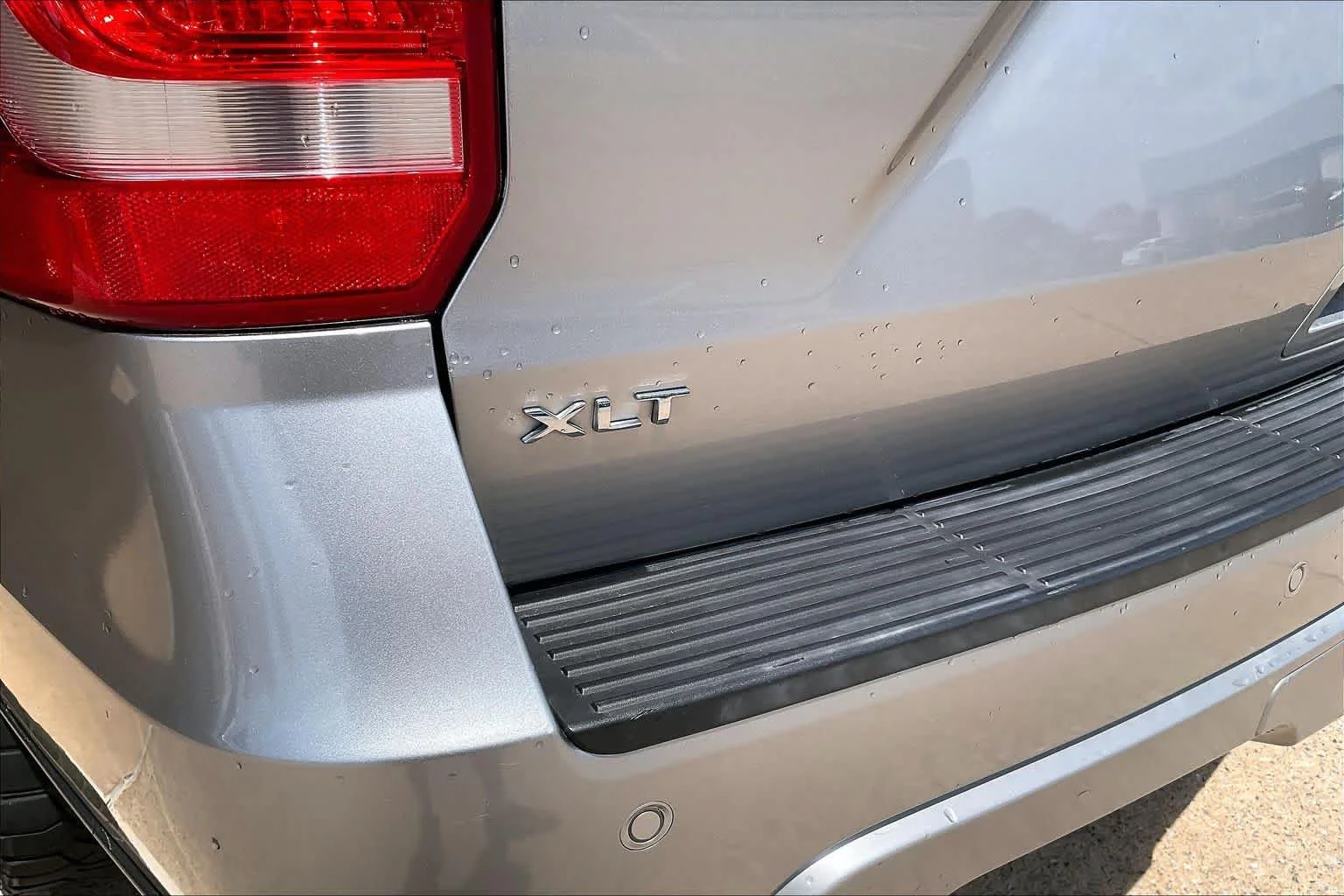 Used 2020 Iconic Silver Ford XLT image 11