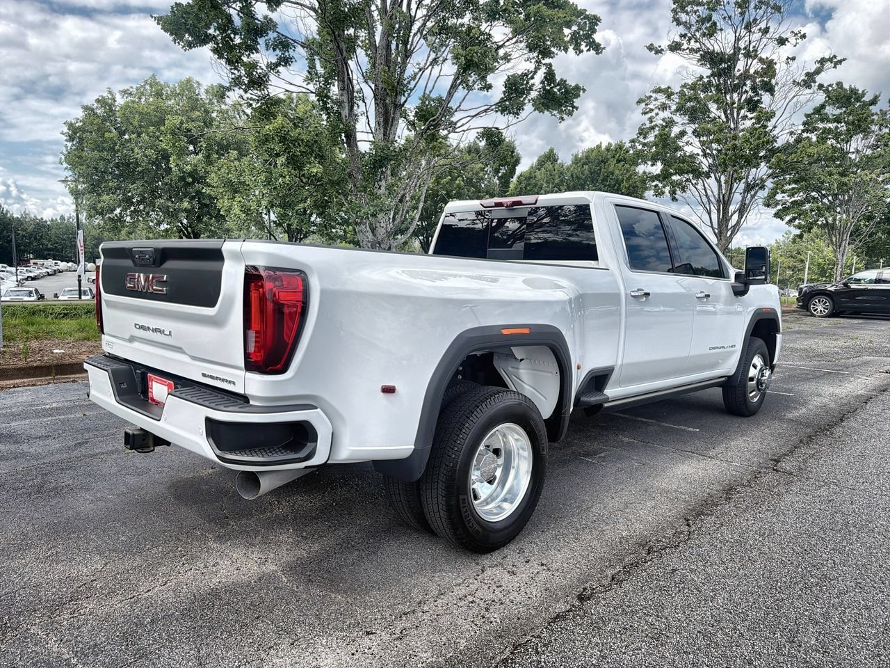 Used 2023 SUMMIT WHITE GMC Denali image 8