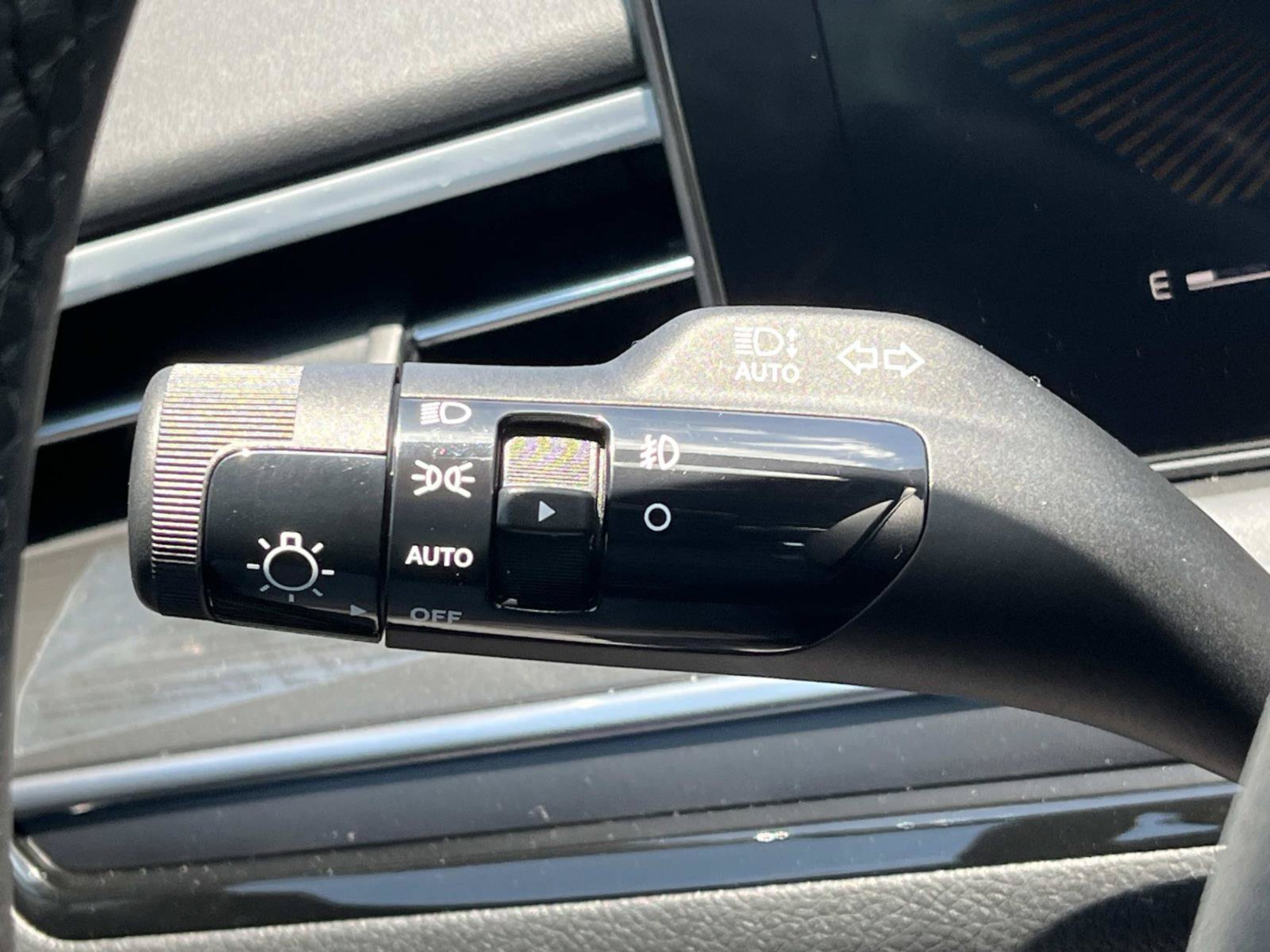 New 2026 Snow White Pearl Kia GT-Line FWD image 30