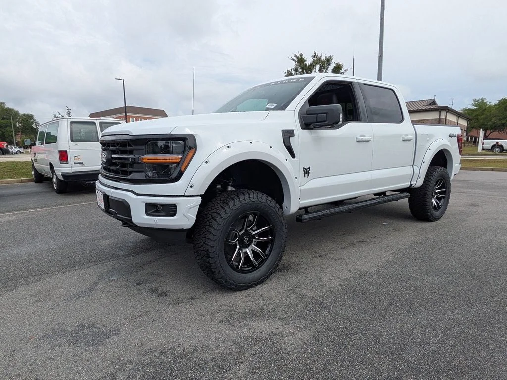 New 2026 Oxford White Ford XLT image 8