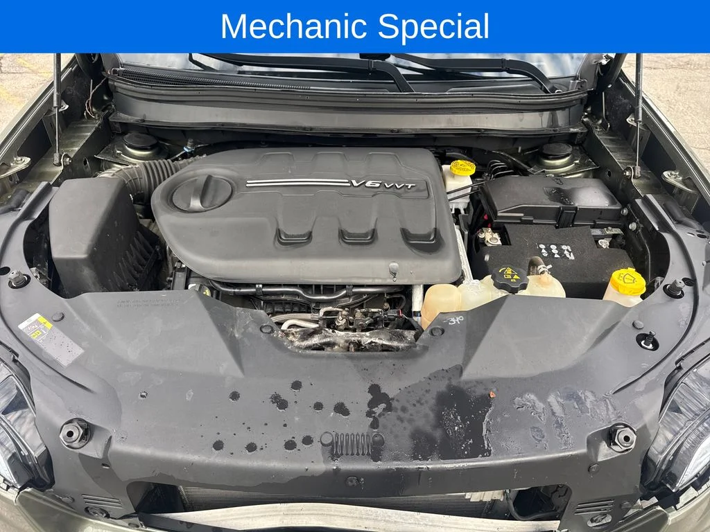 Used 2019 Green Jeep Latitude image 9