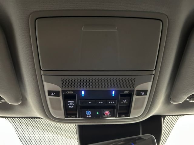 Used 2017 Silver Acura 2.4L image 29