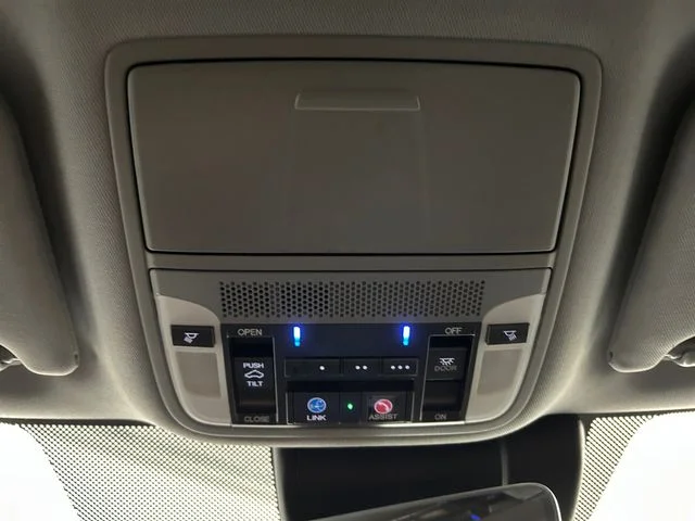 Used 2017 Silver Acura 2.4L image 29