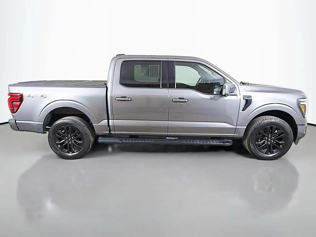 Used 2024 Carbonized Gray Metallic Ford Lariat image 17