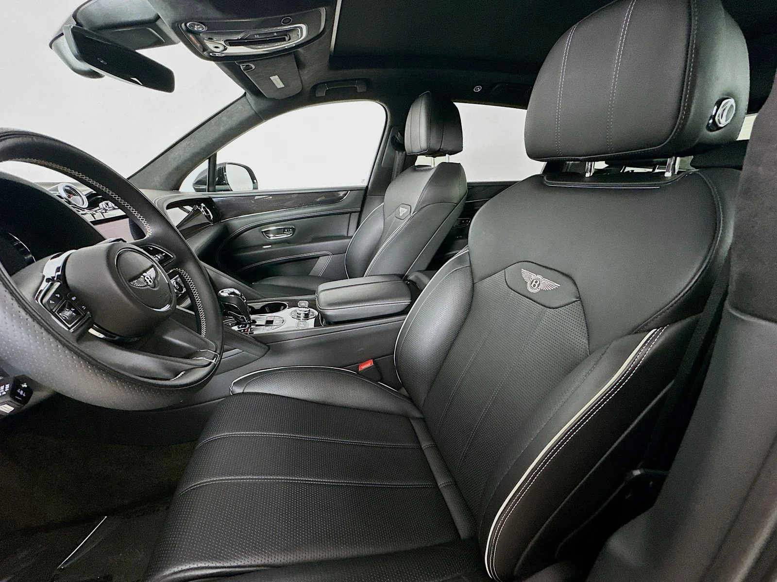 Used 2022 Black Bentley  image 27