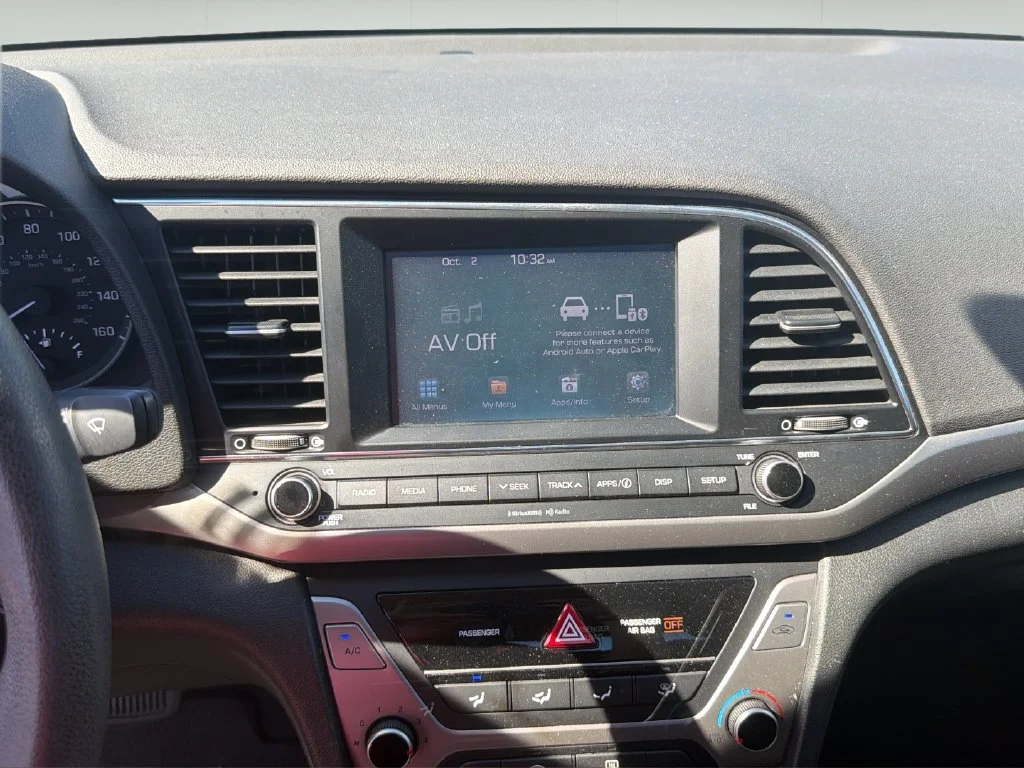 Used 2018 Silver Hyundai SEL image 10
