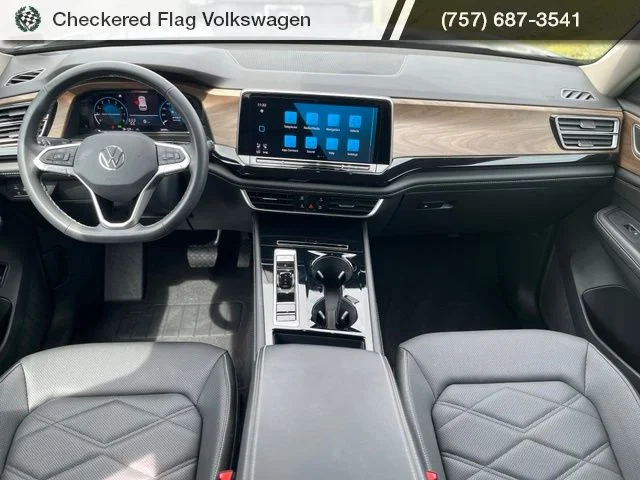 Used 2024 Platinum Gray Metallic Volkswagen 2.0T SE w/Technology image 31