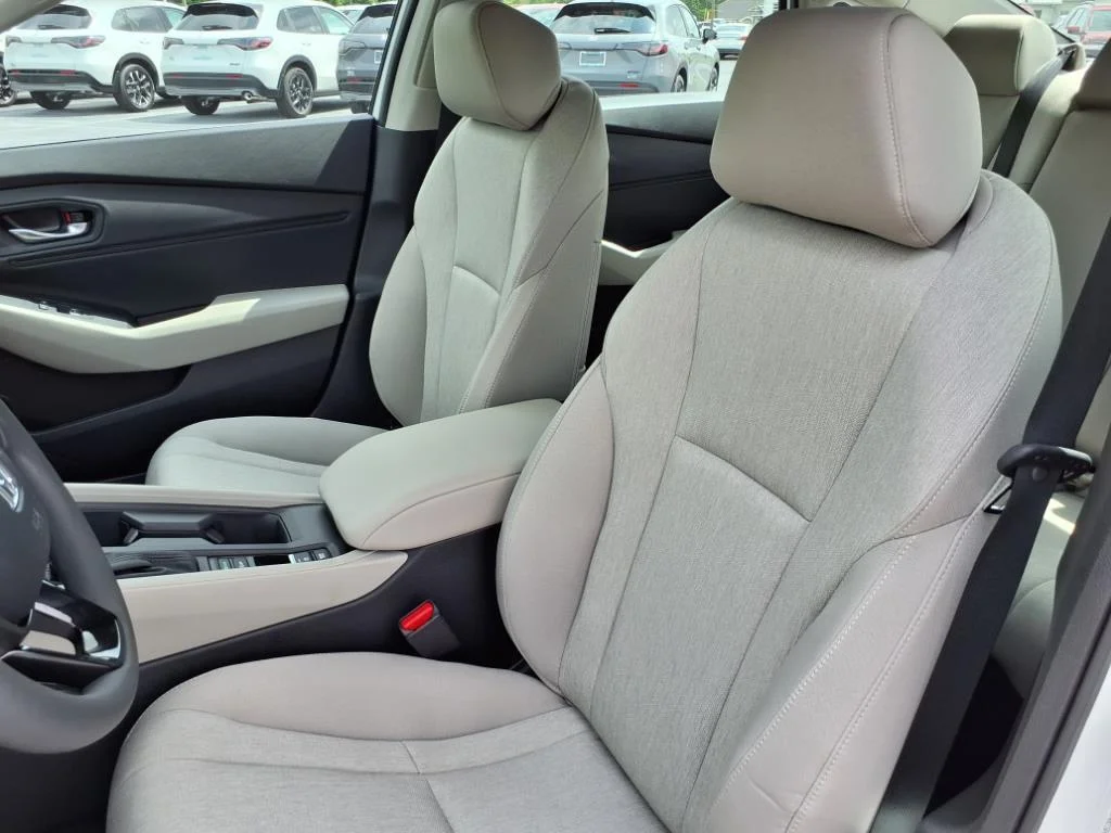 2025 Honda Accord SE - Photo 14