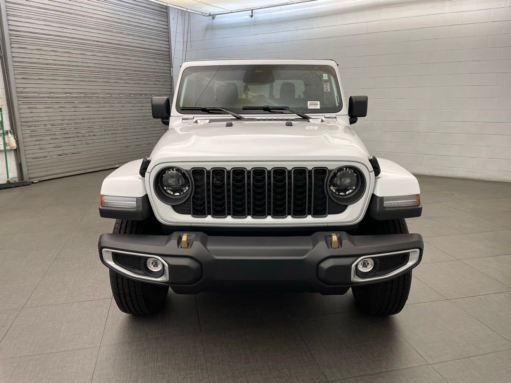 New 2026 Bright White Clear-Coat Exterior Paint Jeep 85th Anniversary Edition image 6