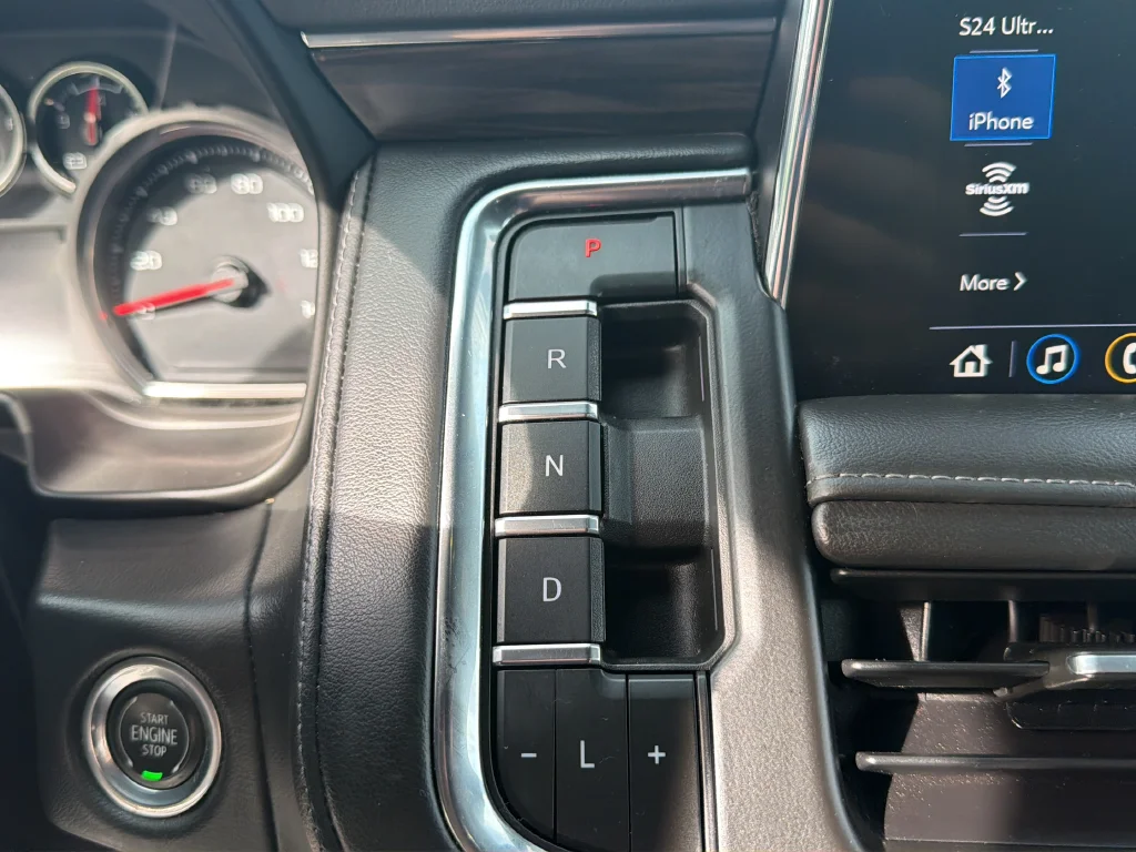 Used 2021 Black Chevrolet Z71 image 28