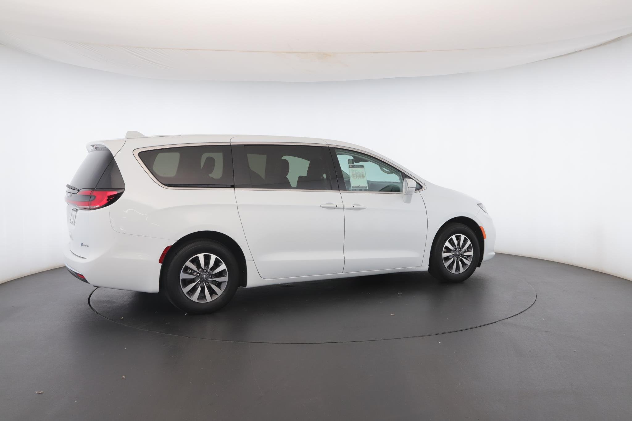 2022 Chrysler Pacifica Hybrid Touring L - Photo 28