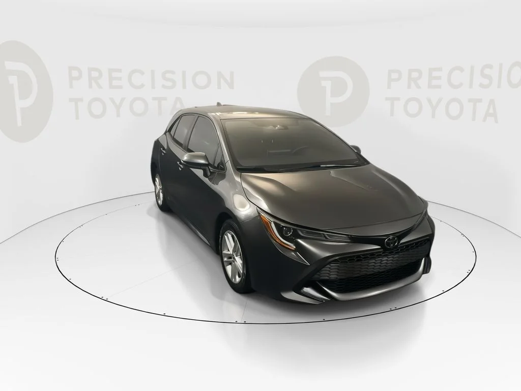 Used 2021 Magnetic Gray Metallic Toyota SE image 4