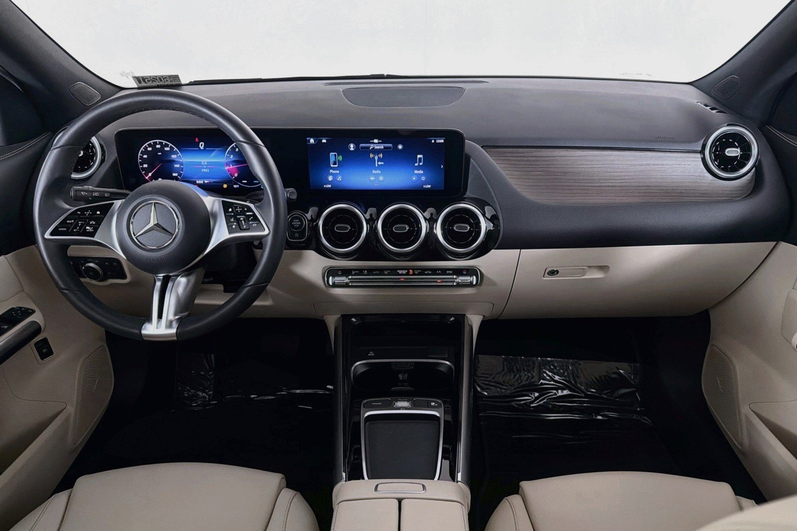 Certified Used 2026 Polar White Mercedes-Benz 250 image 6