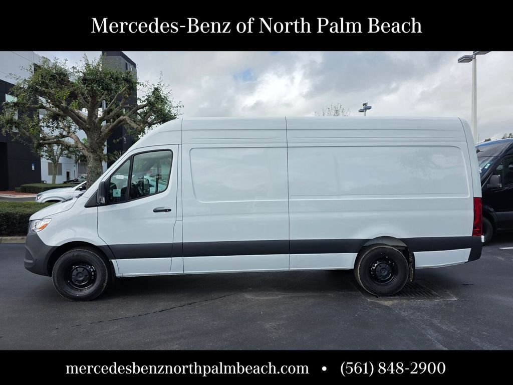 New 2026 Arctic+White Mercedes-Benz  image 3