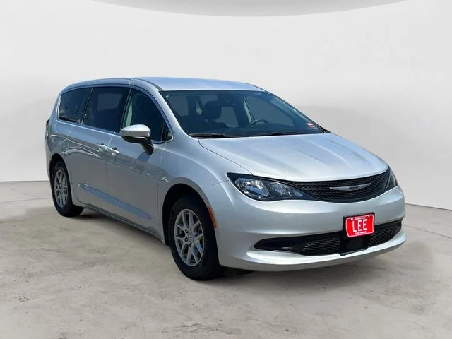 Used 2023 Silver Chrysler LX image 7