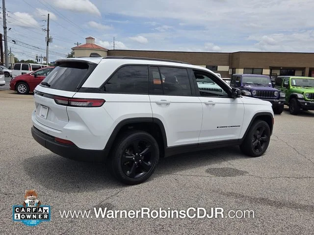 Used 2023 White Jeep Altitude X image 15