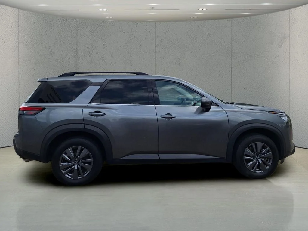 Used 2024 Gray Nissan SV image 6