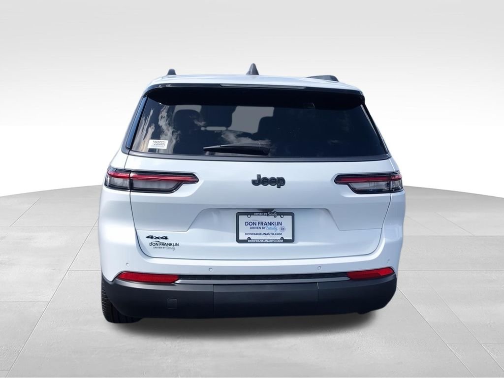 New 2026 Bright White Clear-Coat Exterior Paint Jeep Limited image 7