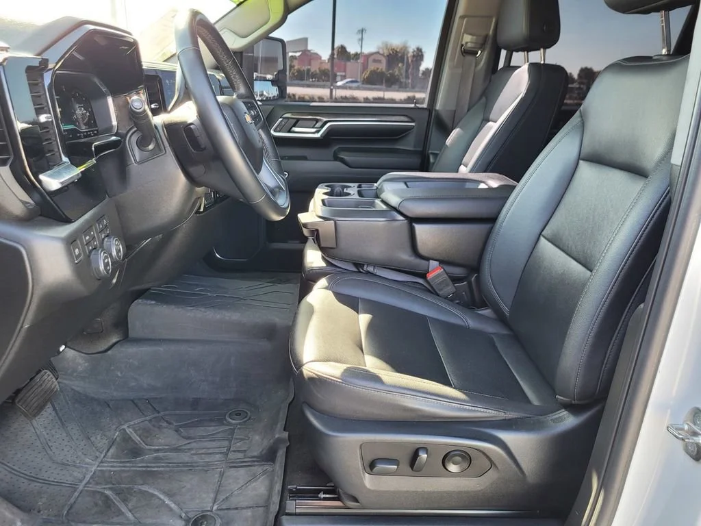 Used 2024 Summit White Chevrolet LTZ image 15