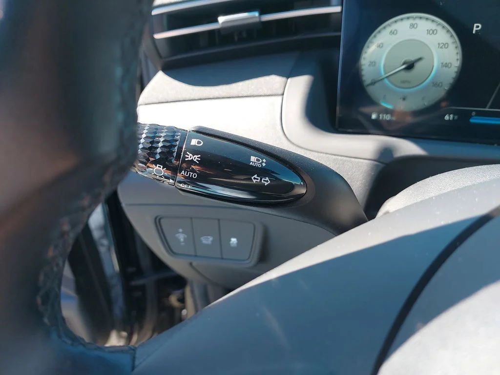 Used 2023 Black Hyundai SEL image 26
