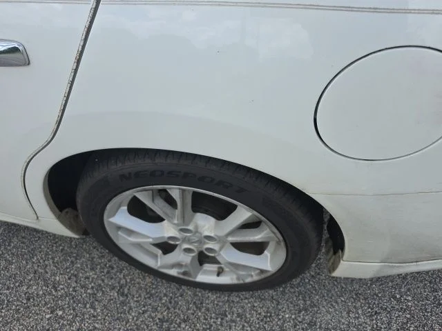 Used 2013 White Nissan 3.5 SV image 8