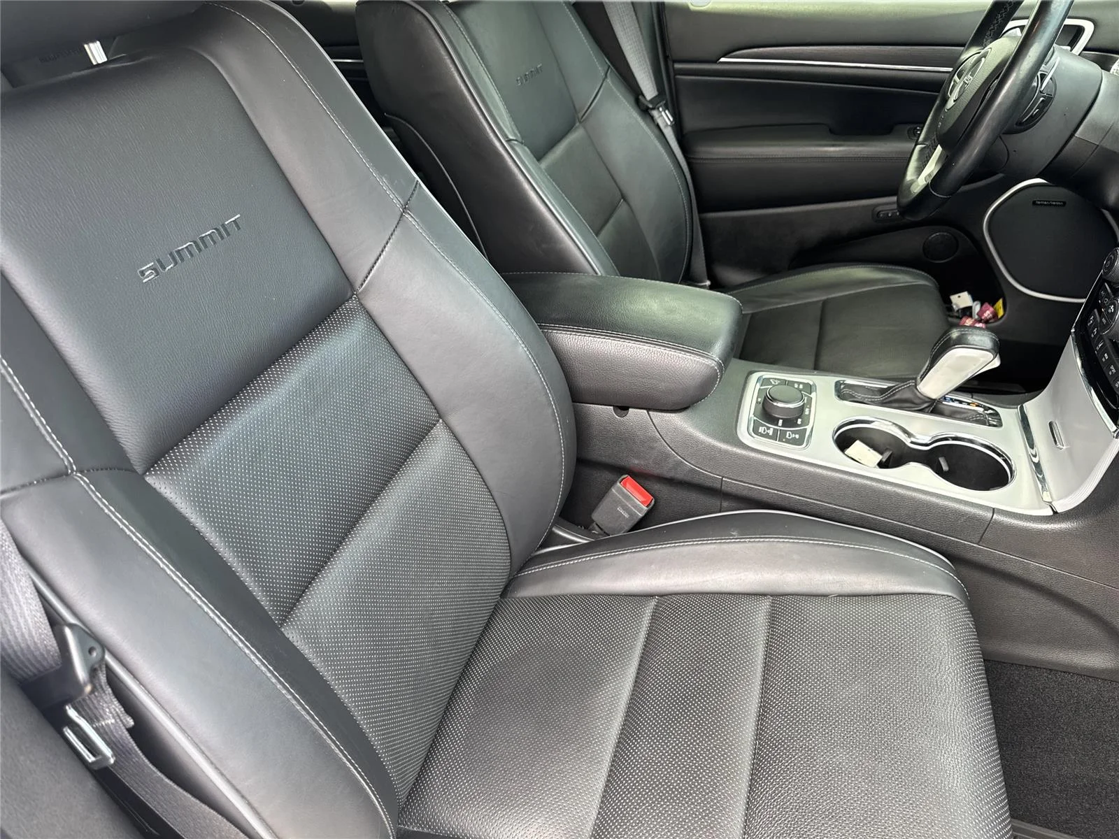 Used 2021 Ivory 3-Coat Jeep Summit image 34