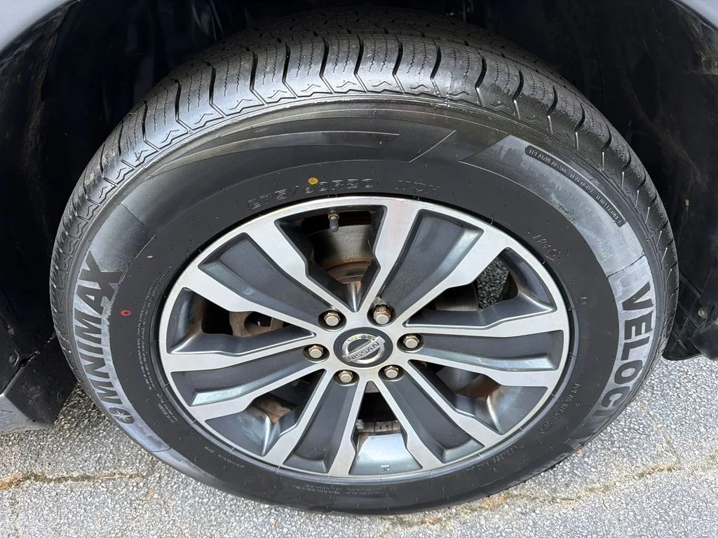 Used 2018 Black Nissan SL image 12