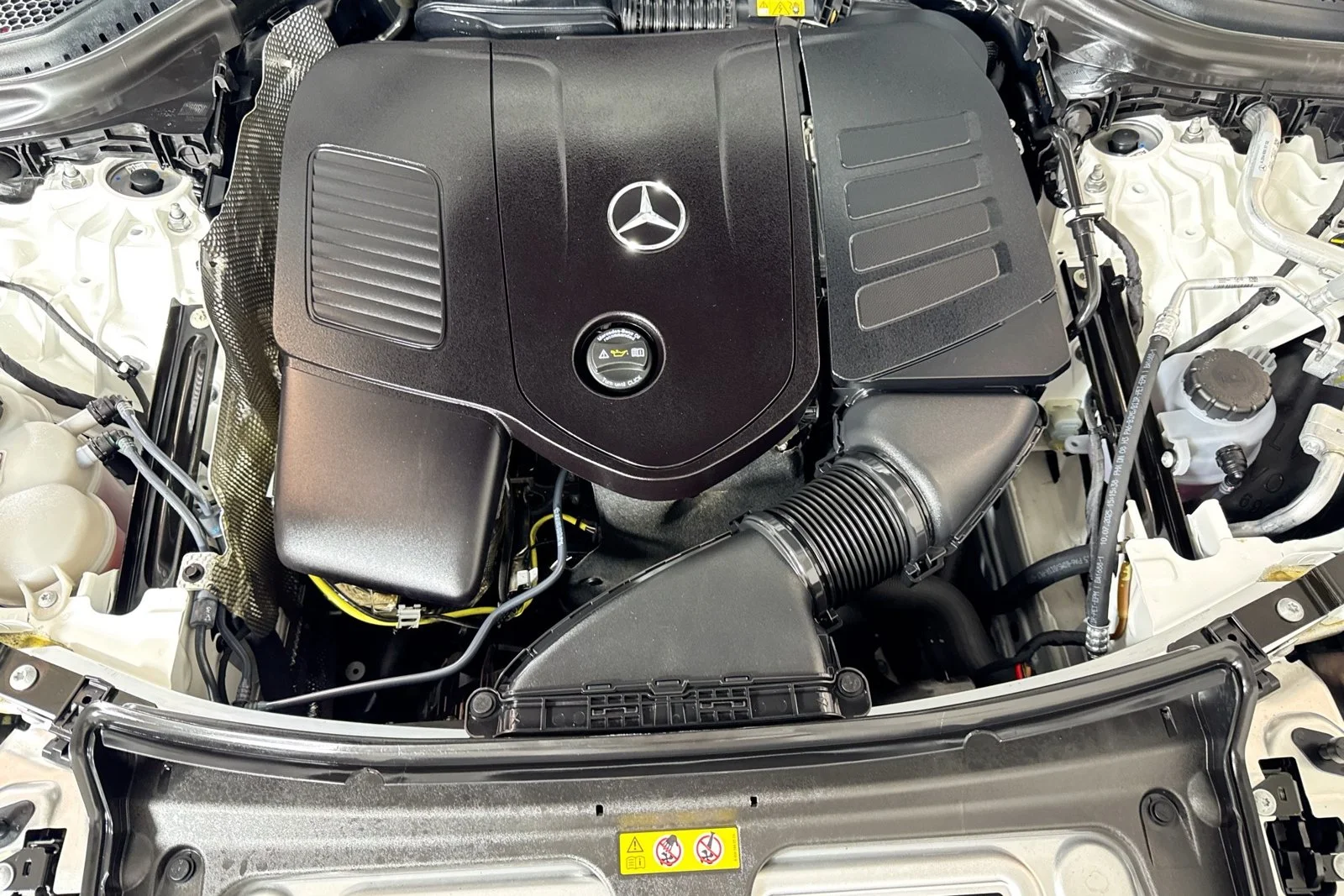 Used 2026 Polar White Mercedes-Benz GLC 300 image 29