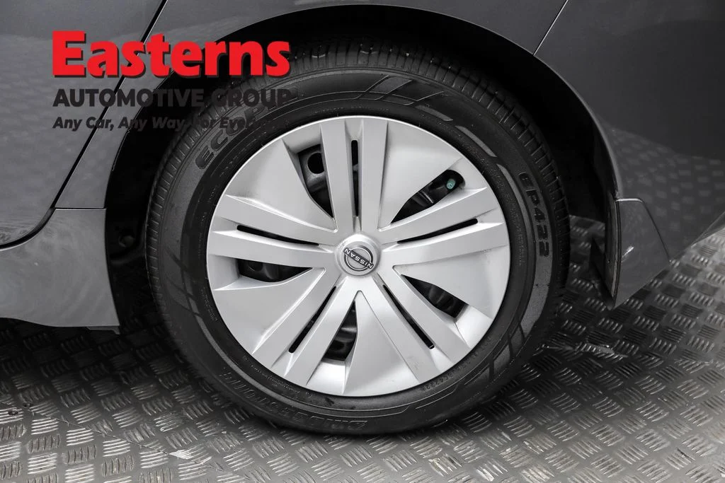Used 2024 Gray Nissan S image 8