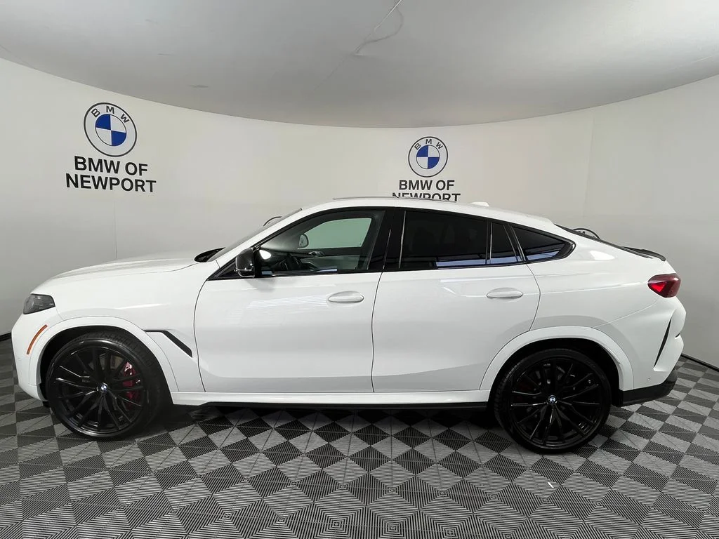 Used 2024 Alpine White BMW M60i image 13