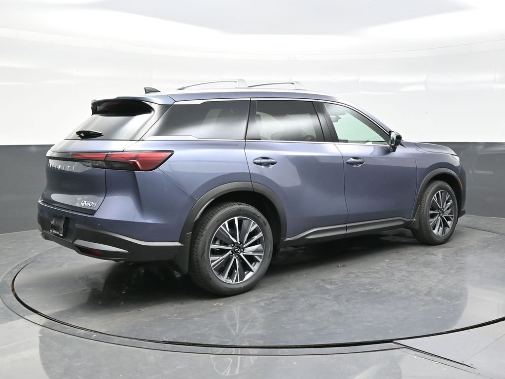 New 2027 MOONBOW BLUE INFINITI Luxe AWD image 7