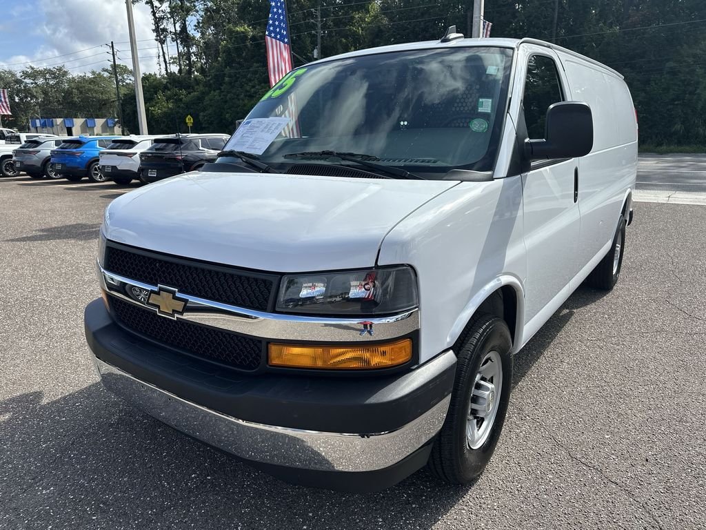 Used 2025 Summit White Chevrolet WT image 12