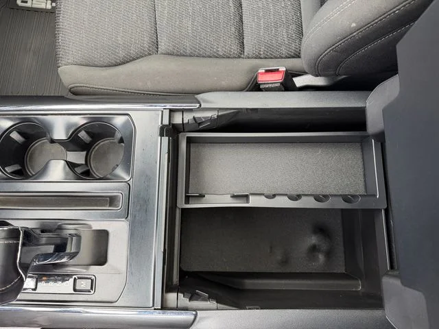 Used 2022 Oxford White Ford XLT image 22