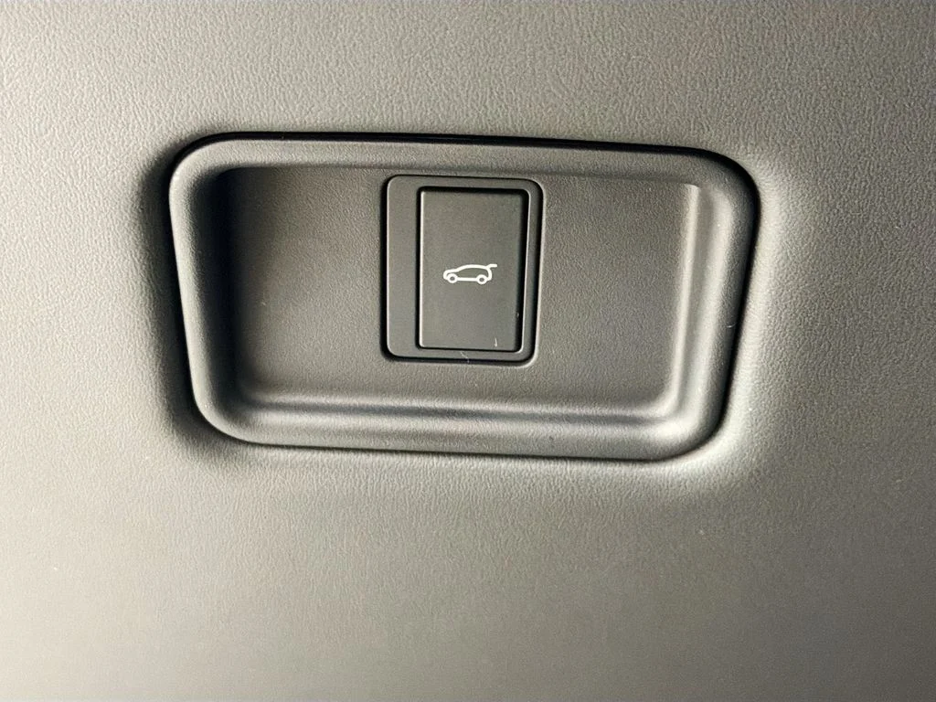 Certified Used 2025 White Land Rover SE image 10