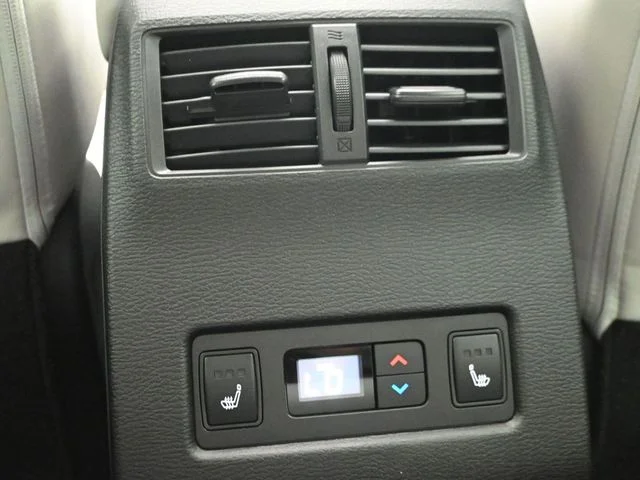 New 2025 White Mitsubishi SEL S-AWC image 18