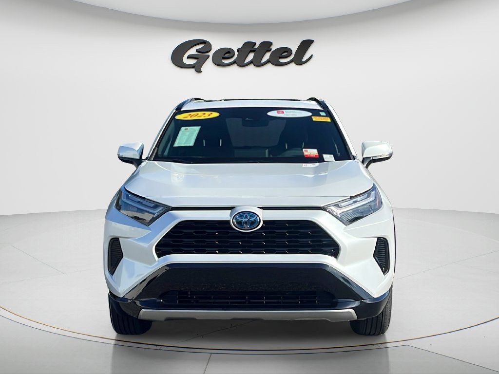 Used 2023 Wind Chill Pear Toyota Hybrid SE image 2